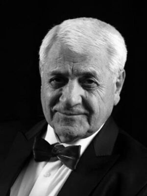 3mpaukzsdpni-dzhivan-gasparian_bw-img.jpg