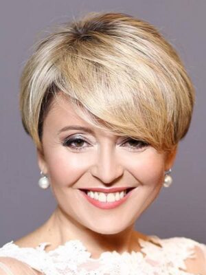 6mqlyiufwn4d-anzhelika-varum.jpg