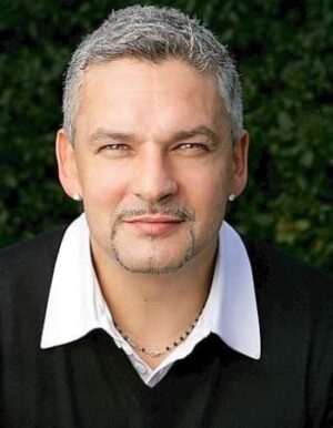 qrsuab25jxn9-roberto-badzho.jpg