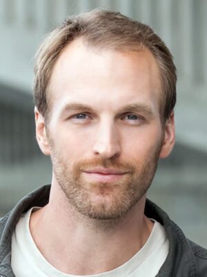 axghuuogfy93-konstantin-samoukov.jpg