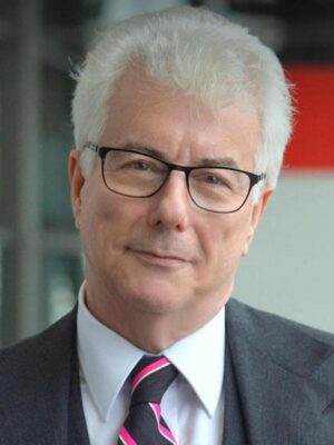 gvcfac9ey6bk-ken-follett.jpg