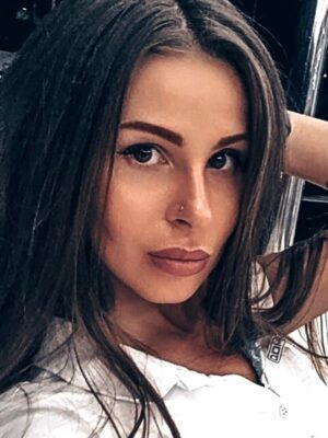 kyudxgk9tohu-nastia-gold.jpg