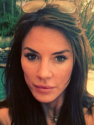 rqrvurafp4ov-krista-allen.jpg