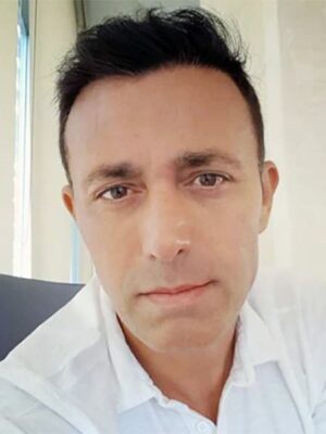 ssq5o24uumih-mustafa-sandal.jpg