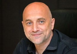 Какая биография писателя и политика Захара Прилепина?