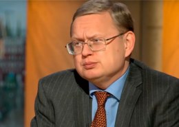 Какая биография экономиста и политика Михаила Делягина?