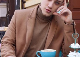 Какая биография и личная жизнь блогера Олега Машуковского?