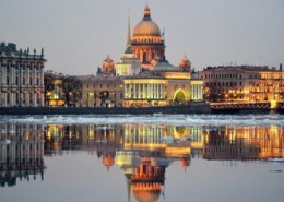 Какая численность населения в Санкт-Петербурге на 2021 год?