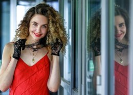 Какая биография телеведущей и писательницы Анны Шафран?