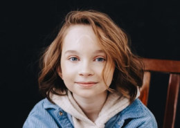 Какая биография юной певицы Вики Стариковой?